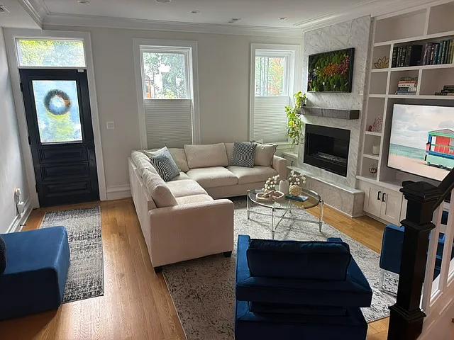 2 bed, 2.5 bath, 1400 sqft, $4,500 — Photo 2