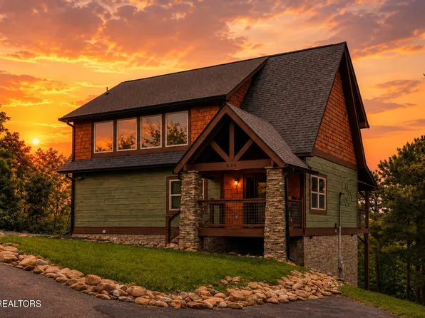 804 Upper Picadilly Ln, Gatlinburg, TN 37738
