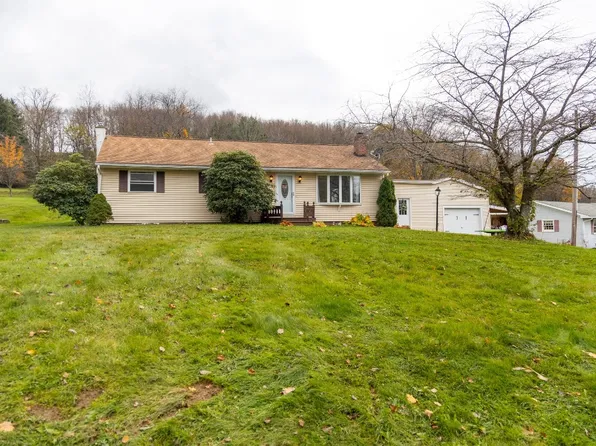 32 Lake St, Montrose, PA 18801