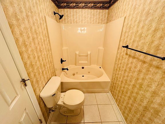 2nd image of 405 Meadowland Ct APT 10