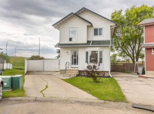 10722 98th Ave, Morinville, AB T8R 1E5