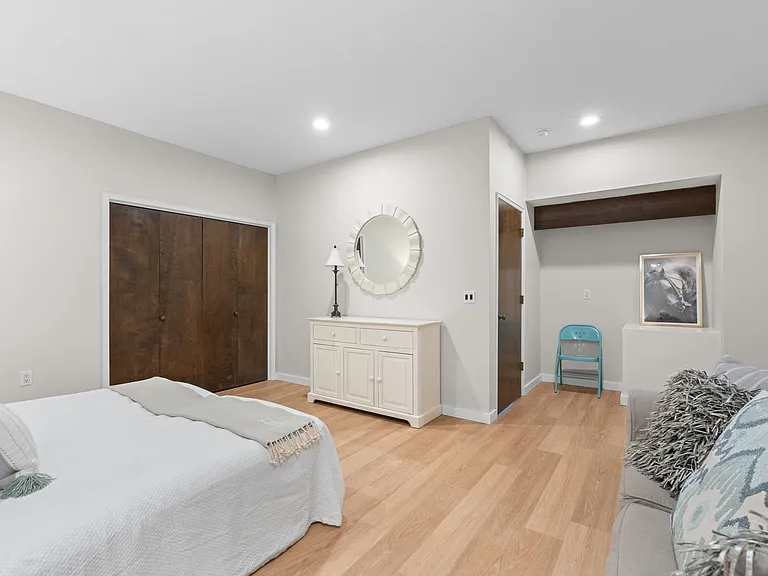 211 Wendwood Dr — Photo 5