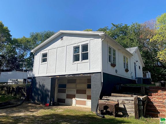 2nd image of 3300 W 6th St