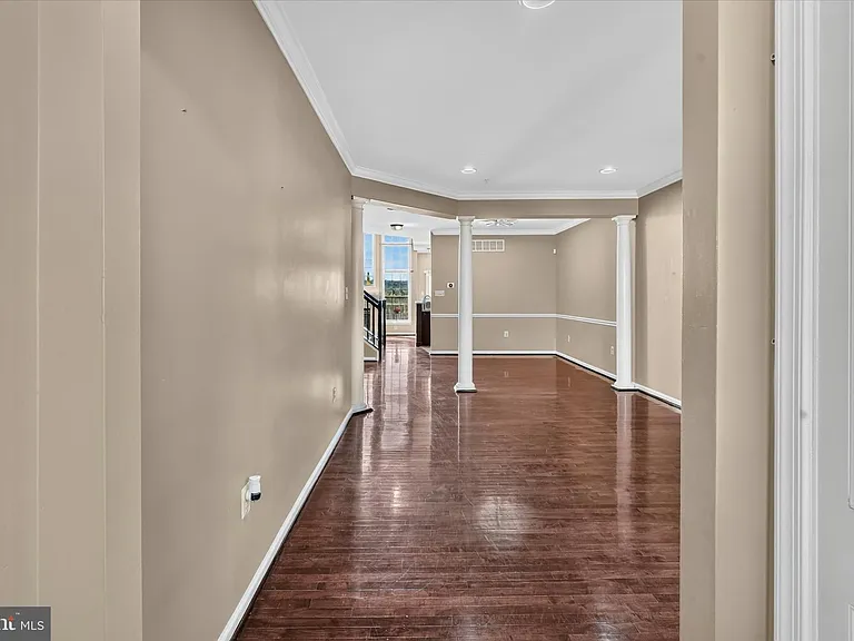 27 Lincoln Dr — Photo 44