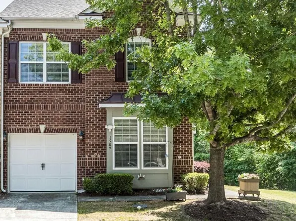 1909 Whirlaway Ct, Cary, NC 27519