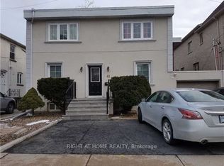 41 Cameron Ave, Toronto, ON M2N 1C9