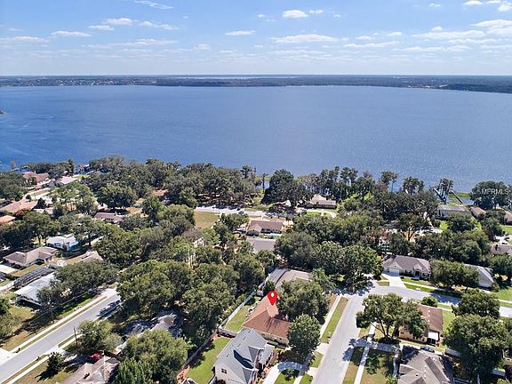 2nd image of 1216 Shorecrest Cir