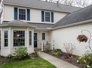 5796 Ridgeview Ln #A, Willoughby, OH 44094