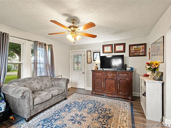 5th image of 1672 Garretson Lane