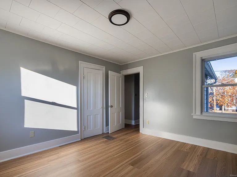 216 Howard Ave — Photo 15