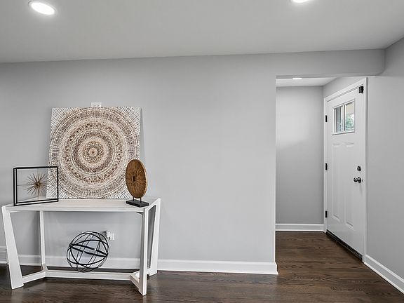 3rd image of 563 Marquette Ave
