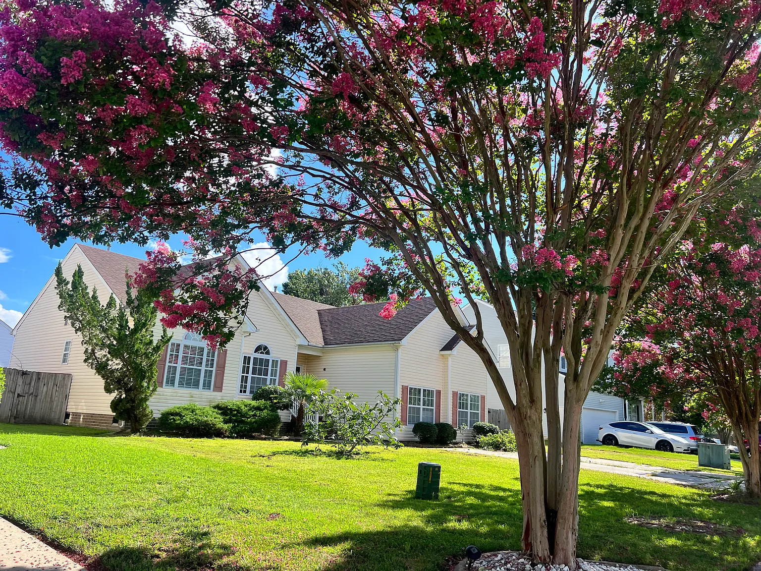 4 bed, 2350 sqft, $2,900 — Photo 2