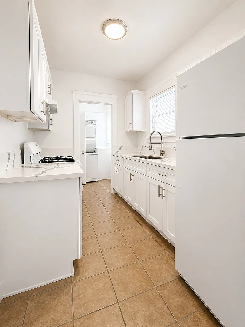 841 Cherry Avenue — Photo 4