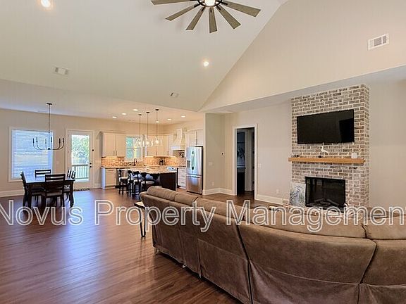 4th image of 19 Paschal St