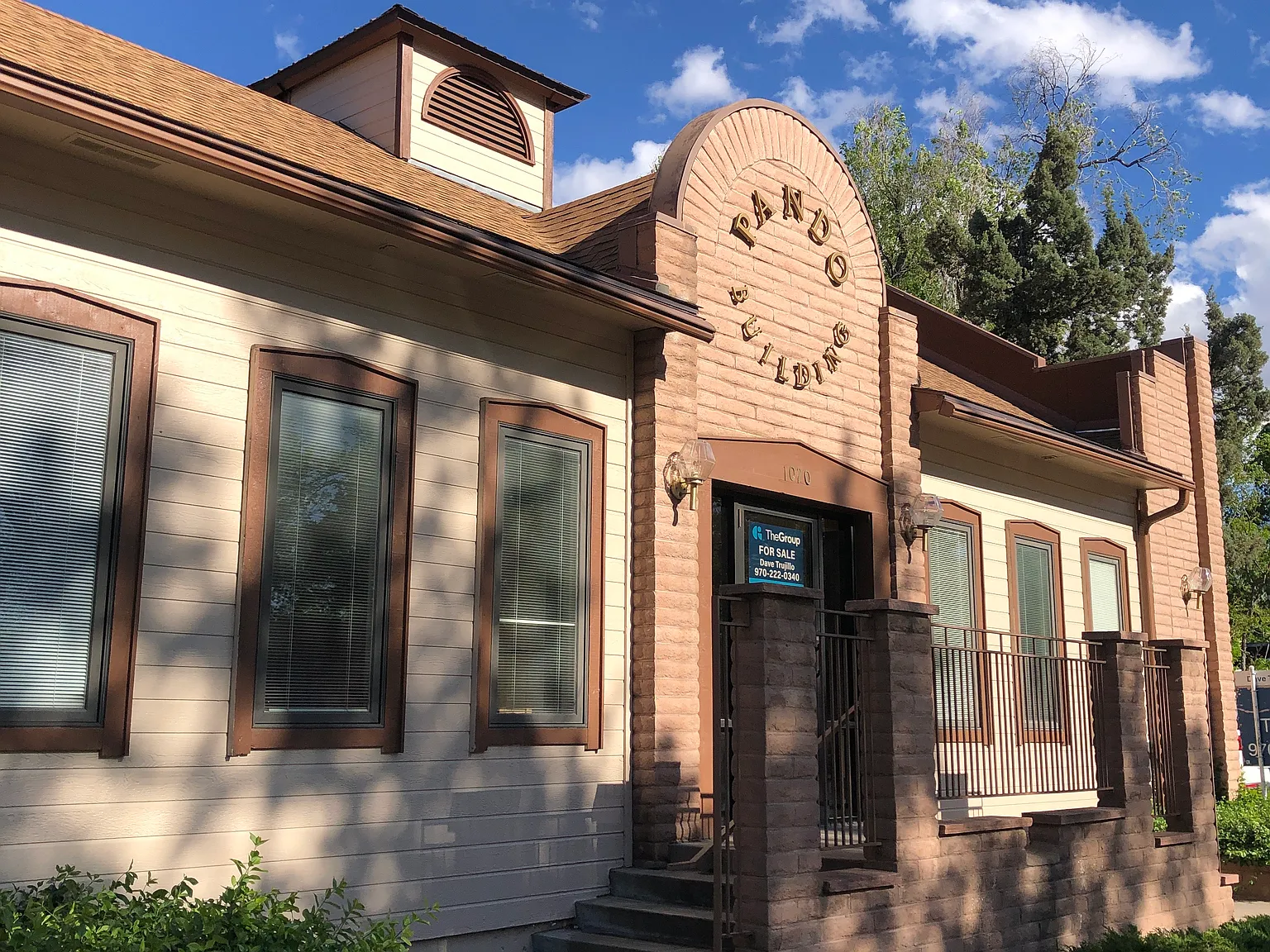 3 bed, $2,400 — Photo 1