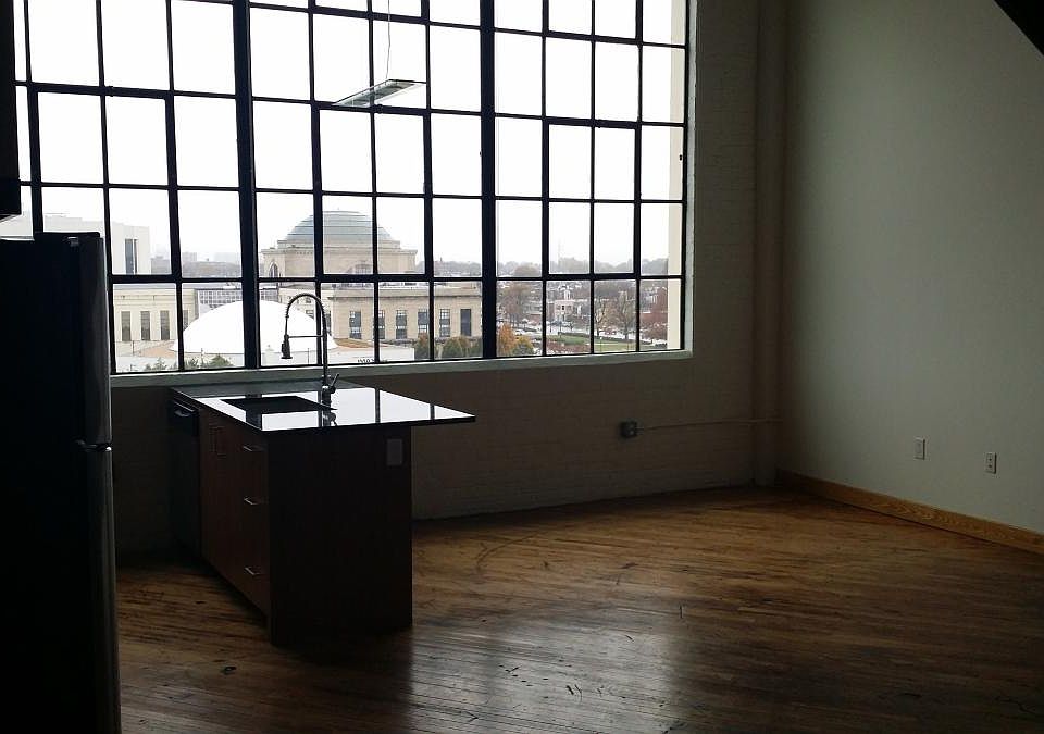 1st image of 900 Terminal Pl APT 610