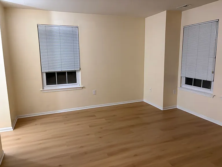 43 Chelmsford Ct — Photo 19