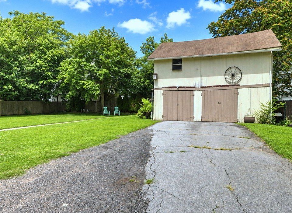 2nd image of 88 Harrison St #2