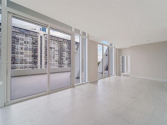5th image of 551 NW 34th St #607