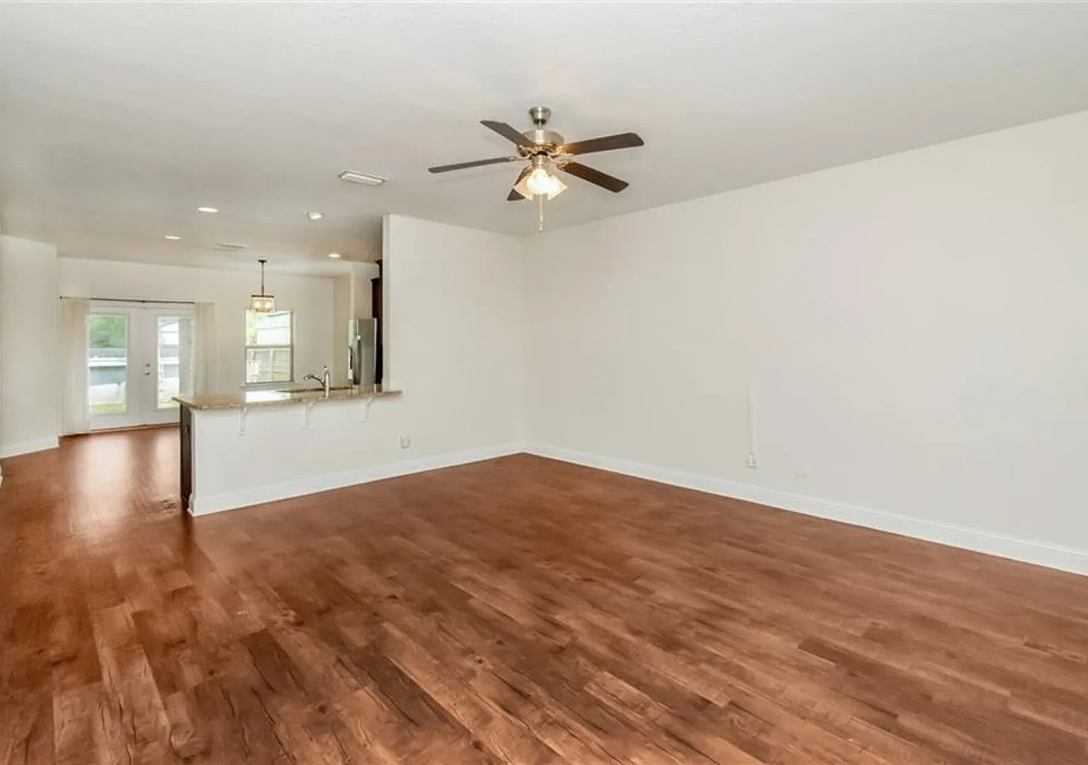 Beautiful Home In West Mobile With Pool — Photo 3
