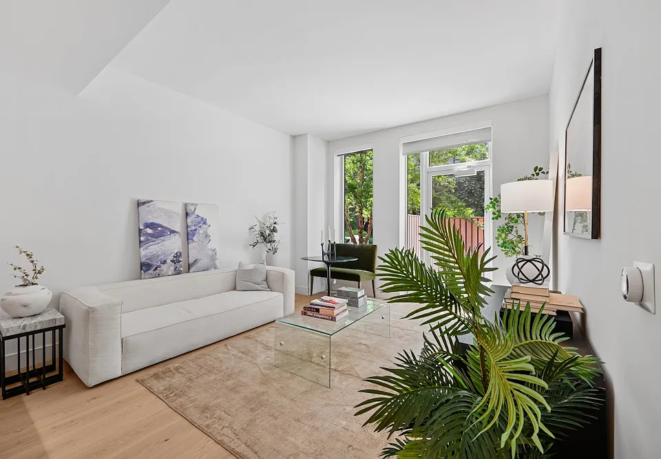 312 W 43rd St #2B
