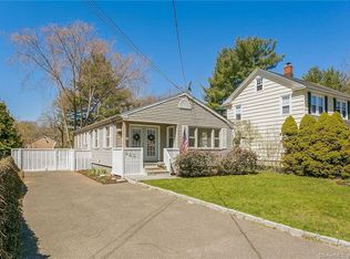 263 N Pine Creek Rd, Fairfield, CT 06824