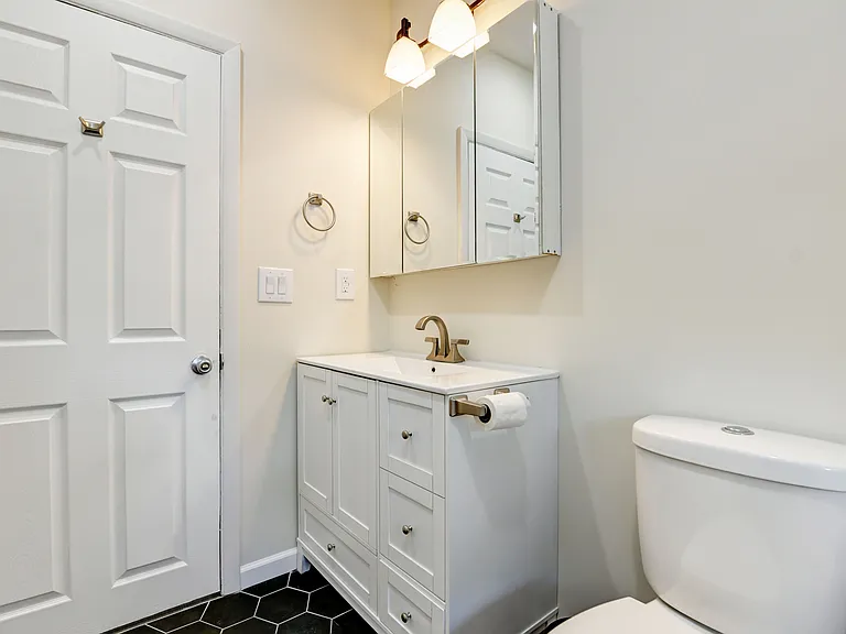 787 E 3rd Ave #1/2 — Photo 9