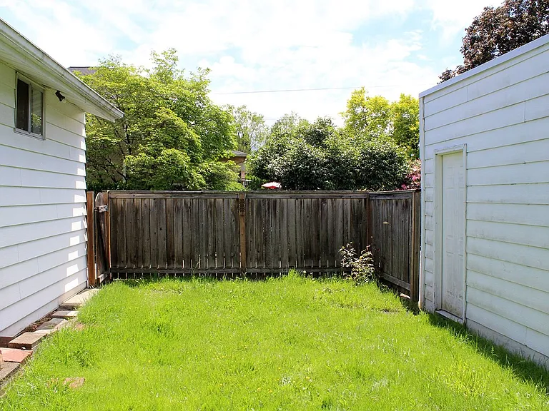 2257 SE 43rd Ave — Photo 27