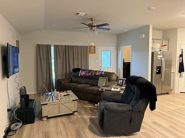 1335 Brookfield St — Photo 3