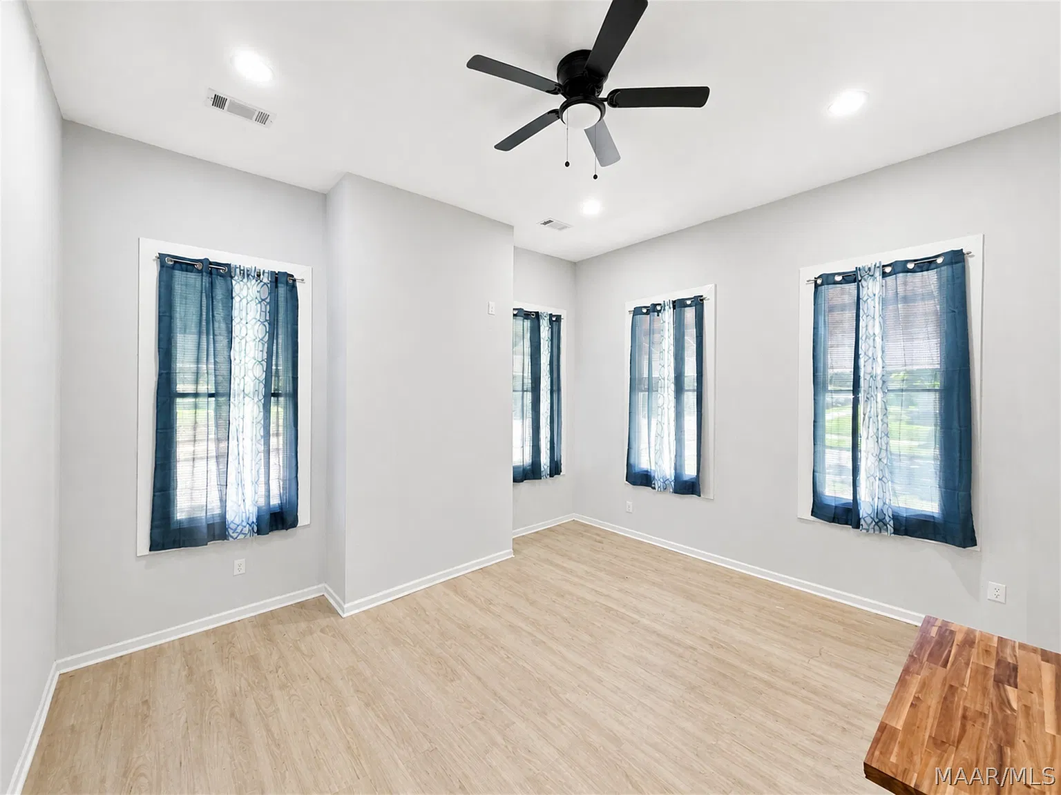 1 bed, 1.0 bath, 664 sqft, $1,000 — Photo 2