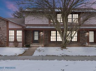 24838 Chalk Farm Rd W, Warren, MI 48091