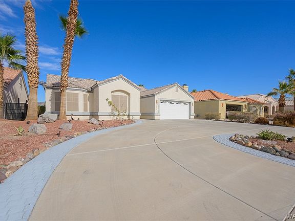 3rd image of 2031 E Lago Grande Place