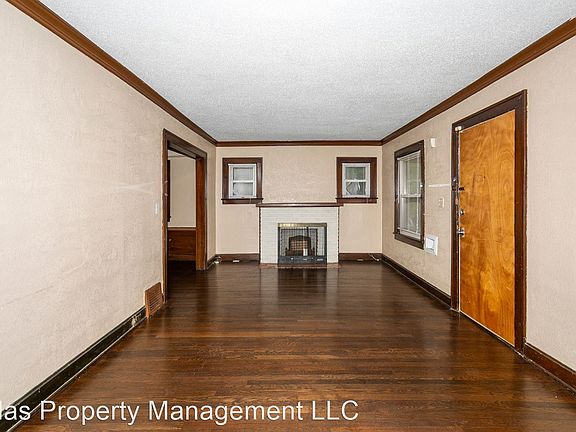 5th image of 1534 E 51st St