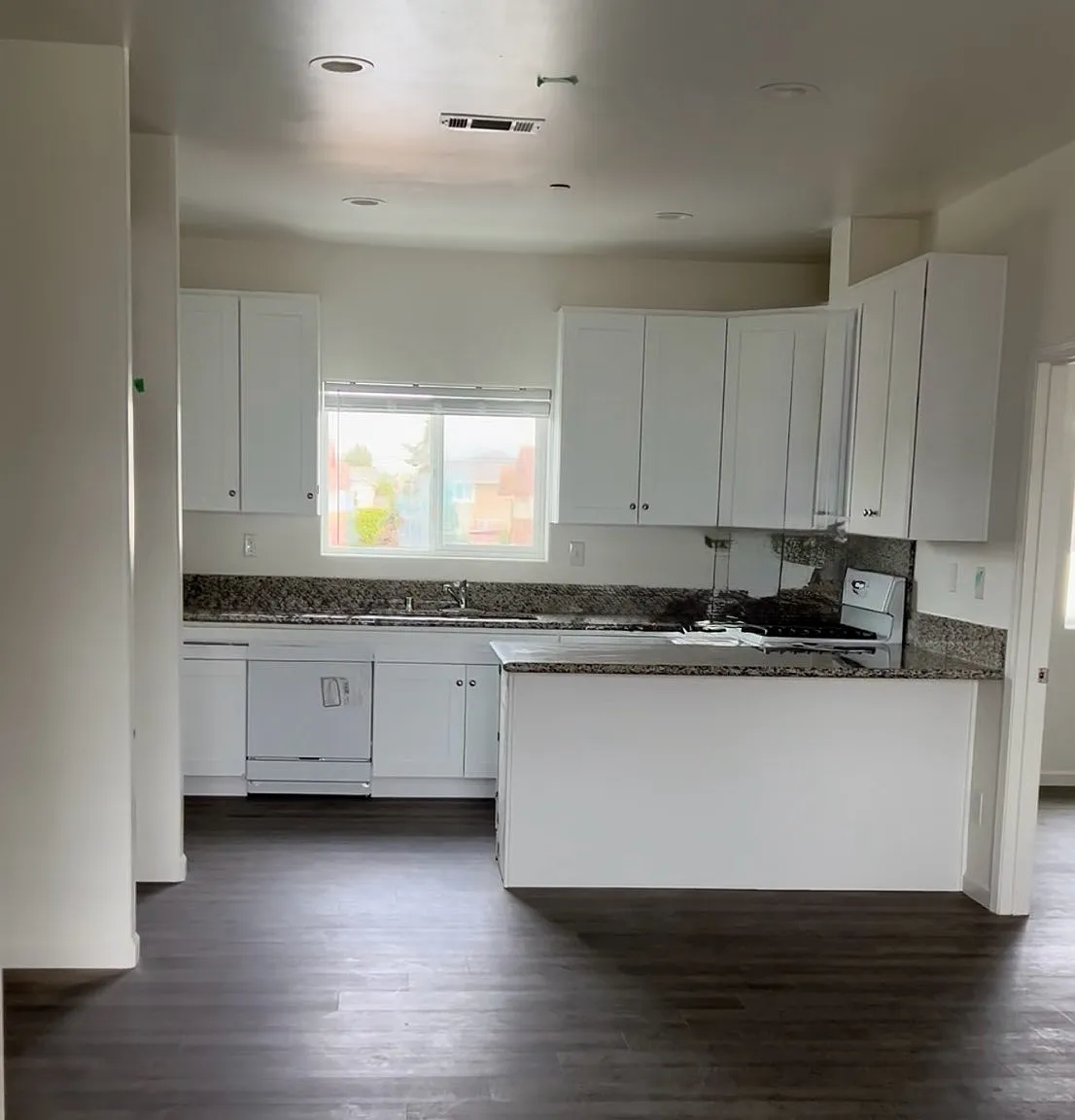 3 bed, 1529 sqft, $3,195 — Photo 2
