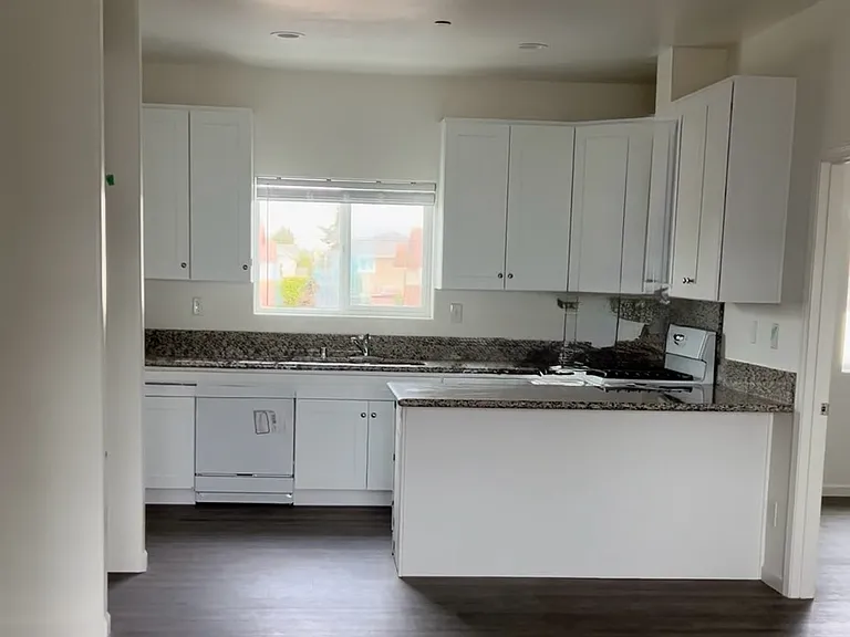 Granite counter tops, dishwasher, stove and refrigerator