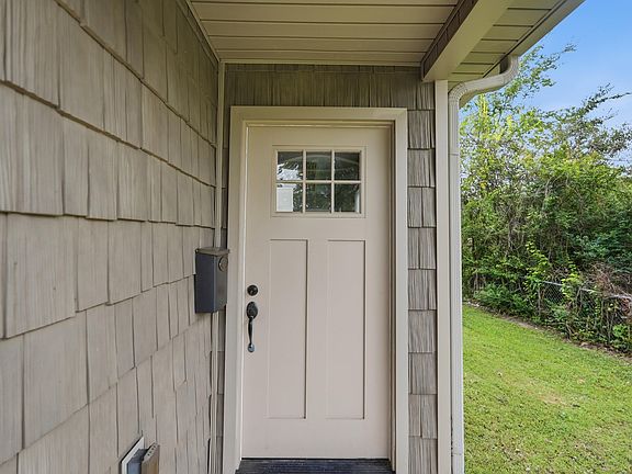 4th image of 11 Brooklawn Dr