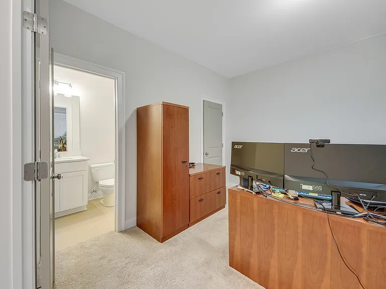 306 Burgess Walk — Photo 7