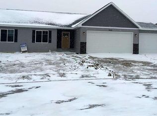 2632 17th St NW, Minot, ND 58703