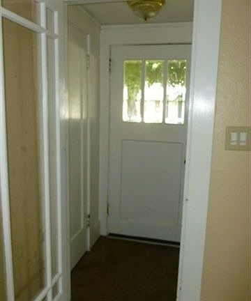 2nd image of 816 10th Ave S