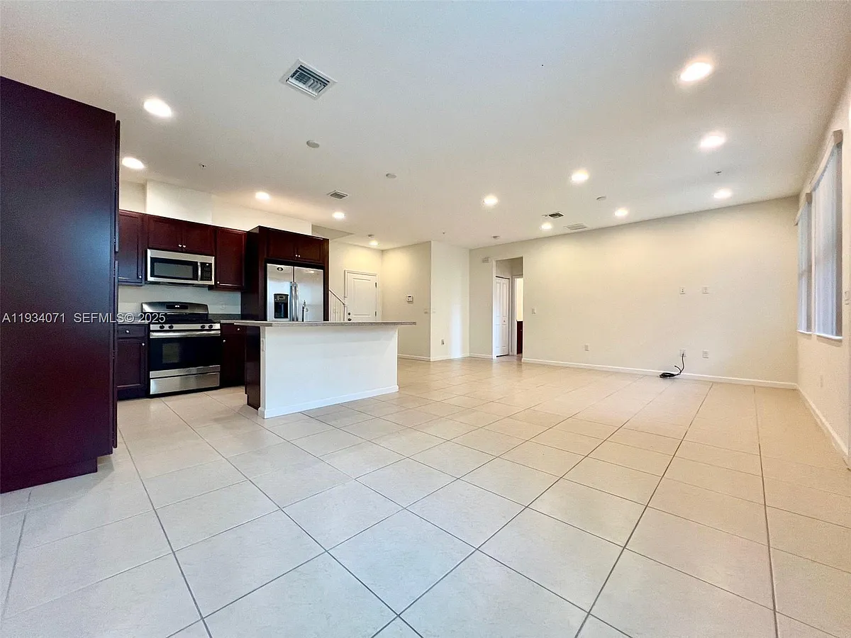 Building Photo - 12585 NW 32nd Mnr