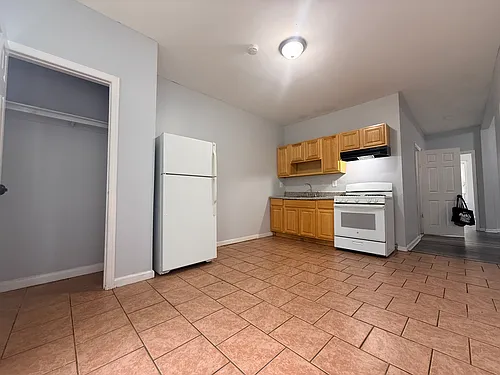 50 Franklin St #1 Photo 1