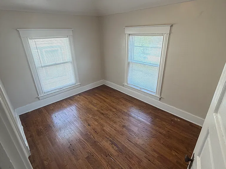 416 Bellevue Pl — Photo 18