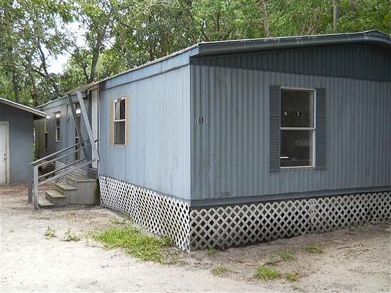 1st image of 111 E Oak St