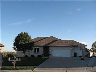 1st image of 1516 N 170th Cir