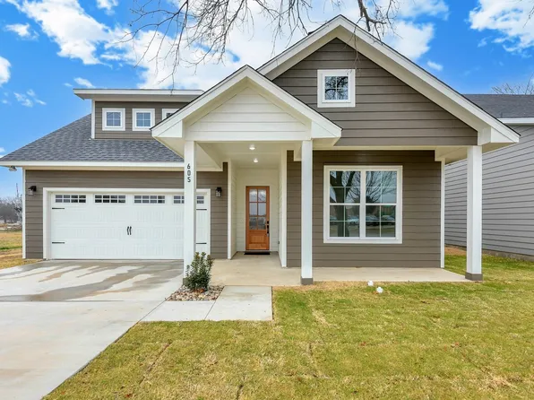 605 N Getzendaner St, Waxahachie, TX 75165