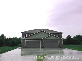 5814 SW 12th St, Topeka, KS 66604