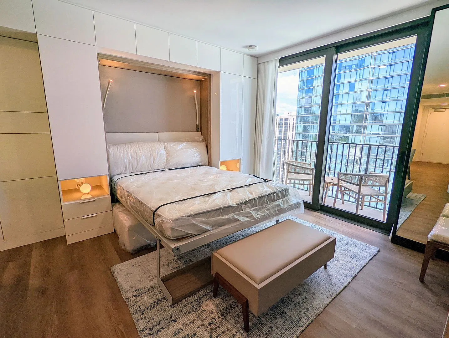 Fully Furnished Ocean View luxurious Studio with 1-Parking and storage at 'A'ali'i — Photo 4