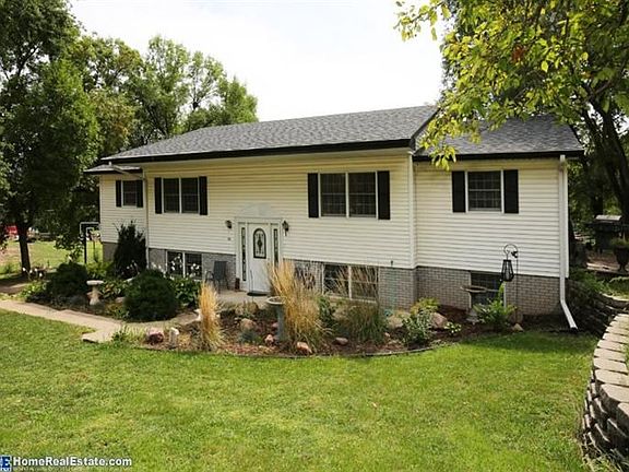 3rd image of 320 Pine St