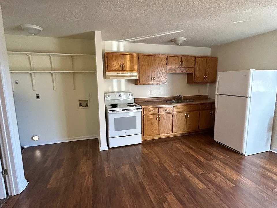 Refrigerator and oven only.