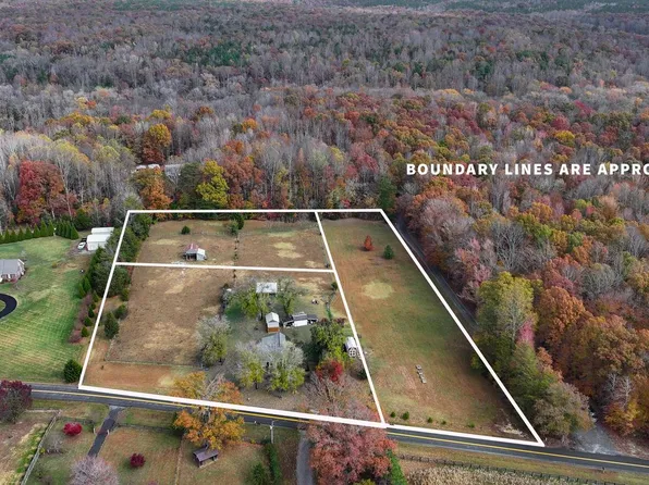 464 Belsches Rd, Bumpass, VA 23024